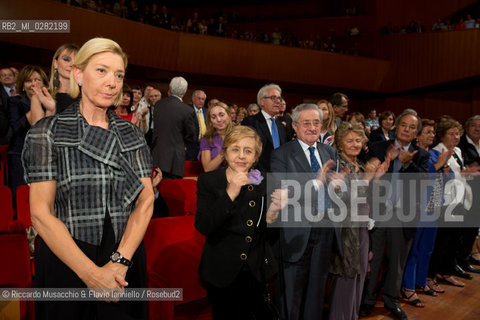 Roma, Auditorium parco della Musica 26 09 2013..Omaggio a Trovajoli .Orchestra e Coro dellAccademia Nazionale di Santa Cecilia.Franco Petracchi direttore.Enrico Pieranunzi pianoforte.Massimo Quarta violino.Nella foto: applausi per Maria Paola Trovajoli. ©Riccardo Musacchio & Flavio Ianniello/Rosebud2