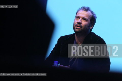 Roma, Auditorium Parco della Musica 26 03 2010.Libri Come festa del libro e della lettura.Nella foto: conferenza di Fabio Volo per le scuole superiori Come scrivo oi miei libri.. ©Riccardo Musacchio & Flavio Ianniello/Rosebud2