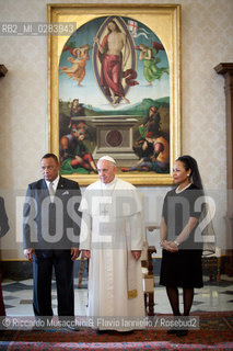 Città del Vaticano, Palazzo Apostolico 18 11 2013. Papa Francesco riceve in visita privata il Primo Ministro delle Bahamas Perry Gladstone Christie. .nella foto: il Santo Padre con il Primo Ministro e la moglie Brenadette. ©Riccardo Musacchio & Flavio Ianniello/Rosebud2