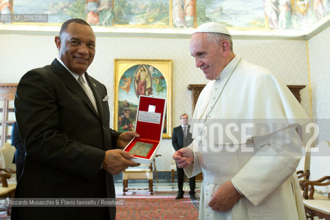 Città del Vaticano, Palazzo Apostolico 18 11 2013. Papa Francesco riceve in visita privata il Primo Ministro delle Bahamas Perry Gladstone Christie.  ©Riccardo Musacchio & Flavio Ianniello/Rosebud2