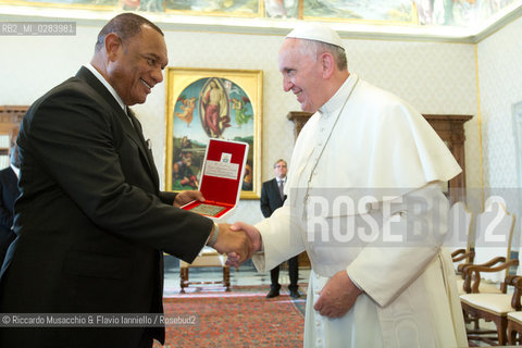 Città del Vaticano, Palazzo Apostolico 18 11 2013. Papa Francesco riceve in visita privata il Primo Ministro delle Bahamas Perry Gladstone Christie.  ©Riccardo Musacchio & Flavio Ianniello/Rosebud2