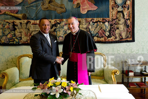 Città del Vaticano, Palazzo Apostolico 18 11 2013. Papa Francesco riceve in visita privata il Primo Ministro delle Bahamas Perry Gladstone Christie. .nella foto:  Lincontro con il neo segretario di Stato Vaticano Pietro Parolin al suo primo incontro ufficiale. ©Riccardo Musacchio & Flavio Ianniello/Rosebud2