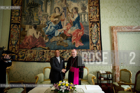 Città del Vaticano, Palazzo Apostolico 18 11 2013. Papa Francesco riceve in visita privata il Primo Ministro delle Bahamas Perry Gladstone Christie. .nella foto:  Lincontro con il neo segretario di Stato Vaticano Pietro Parolin al suo primo incontro ufficiale. ©Riccardo Musacchio & Flavio Ianniello/Rosebud2