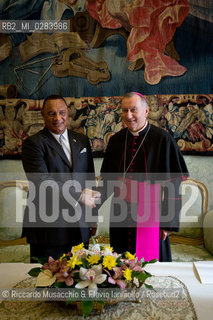 Città del Vaticano, Palazzo Apostolico 18 11 2013. Papa Francesco riceve in visita privata il Primo Ministro delle Bahamas Perry Gladstone Christie. .nella foto:  Lincontro con il neo segretario di Stato Vaticano Pietro Parolin al suo primo incontro ufficiale. ©Riccardo Musacchio & Flavio Ianniello/Rosebud2