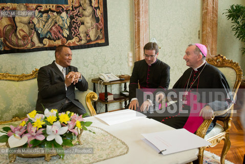 Città del Vaticano, Palazzo Apostolico 18 11 2013. Papa Francesco riceve in visita privata il Primo Ministro delle Bahamas Perry Gladstone Christie. .nella foto:  Lincontro con il neo segretario di Stato Vaticano Pietro Parolin al suo primo incontro ufficiale. ©Riccardo Musacchio & Flavio Ianniello/Rosebud2