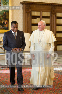 Città del Vaticano, Biblioteca 09 12  2013.Udienza del Santo Padre Papa Francesco al Presidente della Repubblica del Congo, S.E. Denis SASSOU NGUESSO. ©Riccardo Musacchio & Flavio Ianniello/Rosebud2