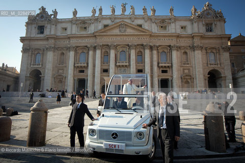 Città del Vaticano, Piazza San Pietro 11 12  2013.Udienza Generale Pontificia presieduta.da Sua Santità Papa Francesco. ©Riccardo Musacchio & Flavio Ianniello/Rosebud2