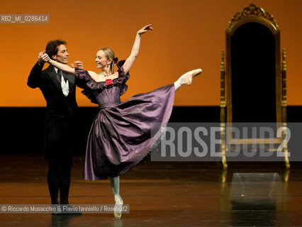 Roma Auditorium parco della Musica 26 01 2014.Eleonora Abbagnato e le Stelle dellOpéra di Parigi.Nella foto: La Dama delle Camelie coreografia di John Neumeier, danzano Silvia Azzoni e Oleksandr Ryabko. ©Riccardo Musacchio & Flavio Ianniello/Rosebud2
