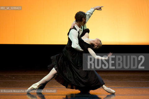 Roma Auditorium parco della Musica 26 01 2014.Eleonora Abbagnato e le Stelle dellOpéra di Parigi.Nella foto: La Dama delle Camelie coreografia: John Neumeier.danzano: ELEONORA  ABBAGNATO E OLEKSANDR RYABKO. ©Riccardo Musacchio & Flavio Ianniello/Rosebud2