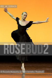 Roma Auditorium parco della Musica 26 01 2014.Eleonora Abbagnato e le Stelle dellOpéra di Parigi.Nella foto: La Dama delle Camelie coreografia: John Neumeier.danzano: ELEONORA  ABBAGNATO E OLEKSANDR RYABKO. ©Riccardo Musacchio & Flavio Ianniello/Rosebud2