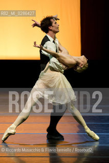 Roma Auditorium parco della Musica 26 01 2014.Eleonora Abbagnato e le Stelle dellOpéra di Parigi.Nella foto: La Dama delle Camelie coreografia: John Neumeier.danzano: ELEONORA  ABBAGNATO E OLEKSANDR RYABKO. ©Riccardo Musacchio & Flavio Ianniello/Rosebud2
