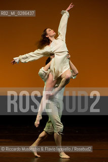 Roma Auditorium parco della Musica 26 01 2014.Eleonora Abbagnato e le Stelle dellOpéra di Parigi.Nella foto: Le Parc coreografia di Angelin Preljocaj, danzano Aurélie Dupont e Benjamin Pech. ©Riccardo Musacchio & Flavio Ianniello/Rosebud2