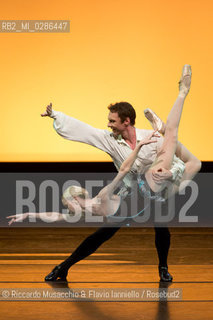 Roma Auditorium parco della Musica 26 01 2014.Eleonora Abbagnato e le Stelle dellOpéra di Parigi.Nella foto: Carmen coreografia: Roland Petit.danzano: ELEONORA ABBAGNATO E MANUEL LEGRIS . ©Riccardo Musacchio & Flavio Ianniello/Rosebud2