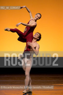 Roma Auditorium parco della Musica 26 01 2014.Eleonora Abbagnato e le Stelle dellOpéra di Parigi.Nella foto: Terza Sinfonia di Mahler coreografia: John Neumeier, danzano:.SILVIA AZZONI E OLEKSANDR RYABKO. ©Riccardo Musacchio & Flavio Ianniello/Rosebud2