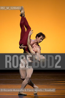Roma Auditorium parco della Musica 26 01 2014.Eleonora Abbagnato e le Stelle dellOpéra di Parigi.Nella foto: Terza Sinfonia di Mahler coreografia: John Neumeier, danzano:.SILVIA AZZONI E OLEKSANDR RYABKO. ©Riccardo Musacchio & Flavio Ianniello/Rosebud2