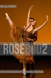 Roma Auditorium parco della Musica 26 01 2014.Eleonora Abbagnato e le Stelle dellOpéra di Parigi.Nella foto: In the Night coreografia: Jerome Robbins.danzano: ALESSANDRA AMATO E ROMAN LAZIK . ©Riccardo Musacchio & Flavio Ianniello/Rosebud2