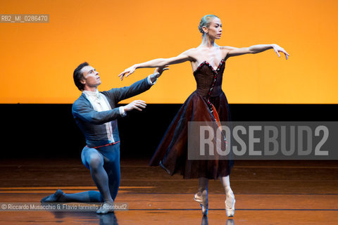 Roma Auditorium parco della Musica 26 01 2014.Eleonora Abbagnato e le Stelle dellOpéra di Parigi.Nella foto: In the Night coreografia: Jerome Robbins.danzano:  ELEONORA  ABBAGNATO E NICOLAS LE RICHE . ©Riccardo Musacchio & Flavio Ianniello/Rosebud2