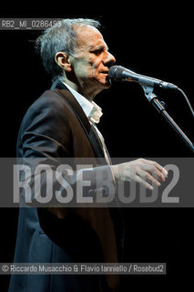 Roma, Auditorium Parco della Musica 17 12 2013.Natale in Auditorium: concerto di Roberto Vecchioni.Io Non Appartengo Più Tour 2013 . ©Riccardo Musacchio & Flavio Ianniello/Rosebud2