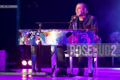 Roma, Auditorium Parco della Musica 05 02 2014.Concerto di Luca Carboni Fisico & politico tour. ©Riccardo Musacchio & Flavio Ianniello/Rosebud2