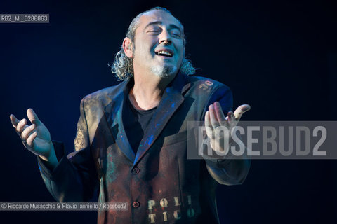 Roma, Auditorium Parco della Musica 05 02 2014.Concerto di Luca Carboni Fisico & politico tour. ©Riccardo Musacchio & Flavio Ianniello/Rosebud2
