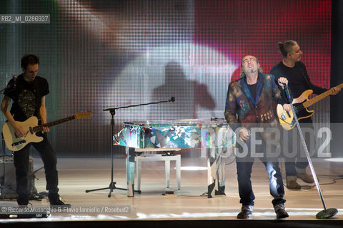 Roma, Auditorium Parco della Musica 05 02 2014.Concerto di Luca Carboni Fisico & politico tour. ©Riccardo Musacchio & Flavio Ianniello/Rosebud2
