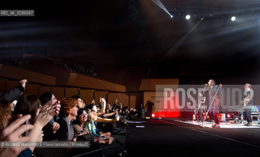 Roma, Auditorium Parco della Musica 05 02 2014.Concerto di Luca Carboni Fisico & politico tour. ©Riccardo Musacchio & Flavio Ianniello/Rosebud2