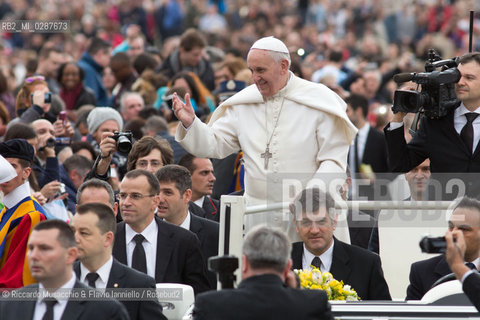 Città del Vaticano, Piazza San Pietro 19 02 2014.Udienza Generale presieduta da Sua santità Papa Francesco. ©Riccardo Musacchio & Flavio Ianniello/Rosebud2