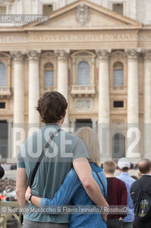 Città del Vaticano, Piazza San Pietro 19 02 2014.Udienza Generale presieduta da Sua santità Papa Francesco..Nella foto: foto ricordo dei pellegrini. ©Riccardo Musacchio & Flavio Ianniello/Rosebud2