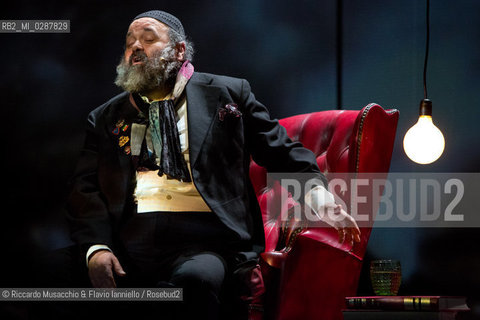 Roma, Auditorium Parco della Musica 24 01 2013.Francesco Di Giacomo Cenerentola La parte mancante.regia : Fabio Massimo Iaquone.in scena: Francesco Di Giacomo, Paolo Sentinelli e Ashai Lombardo Arop.. ©Riccardo Musacchio & Flavio Ianniello/Rosebud2