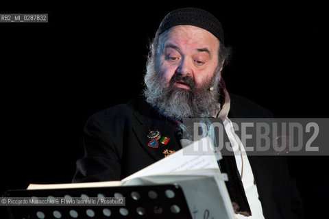 Roma, Auditorium Parco della Musica 24 01 2013.Francesco Di Giacomo Cenerentola La parte mancante.regia : Fabio Massimo Iaquone.in scena: Francesco Di Giacomo, Paolo Sentinelli e Ashai Lombardo Arop.. ©Riccardo Musacchio & Flavio Ianniello/Rosebud2