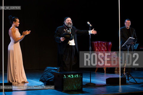 Roma, Auditorium Parco della Musica 24 01 2013.Francesco Di Giacomo Cenerentola La parte mancante.regia : Fabio Massimo Iaquone.in scena: Francesco Di Giacomo, Paolo Sentinelli e Ashai Lombardo Arop.. ©Riccardo Musacchio & Flavio Ianniello/Rosebud2
