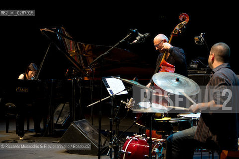 Roma, Auditorium Parco della Musica 27 11 2013.Chihiro Yamanaka Trio After Hours  .Chihiro Yamanaka  pianoforte.Aldo Vigorito  contrabbasso.Mikey Salgarello batteria.. ©Riccardo Musacchio & Flavio Ianniello/Rosebud2