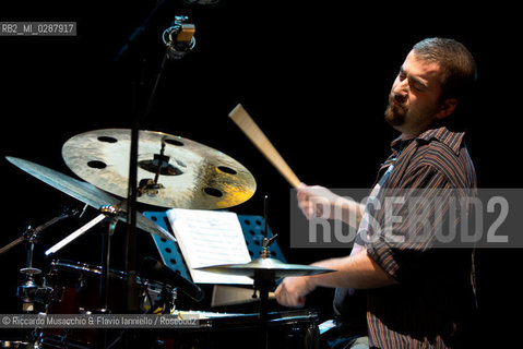 Roma, Auditorium Parco della Musica 27 11 2013.Chihiro Yamanaka Trio After Hours  .Chihiro Yamanaka  pianoforte.Aldo Vigorito  contrabbasso.Mikey Salgarello batteria.. ©Riccardo Musacchio & Flavio Ianniello/Rosebud2