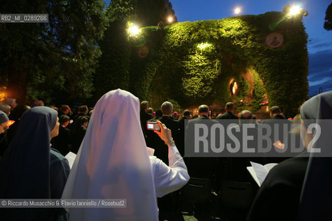 Citta del Vaticano 31 05 2007..Chiusura del Mese Mariano..Processione allinterno dei Giardini Vaticani..Ph Flavio Ianniello
 ©Riccardo Musacchio & Flavio Ianniello/Rosebud2