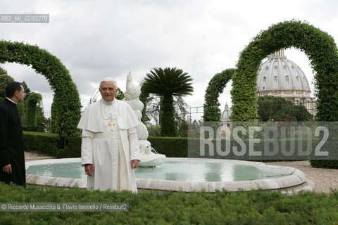 Città del Vaticano-Giardini Vaticani 18 Maggio 2005.il Papa Benedetto XVI durante una passeggiata con il suo segretario personale Mons. George Gaenswein don Mietek (Mieczysław Mokrzycki), segretario personale in seconda. ©Riccardo Musacchio & Flavio Ianniello/Rosebud2