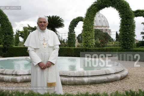 Città del Vaticano-Giardini Vaticani 18 Maggio 2005.il Papa Benedetto XVI durante una passeggiata con il suo segretario personale Mons. George Gaenswein don Mietek (Mieczysław Mokrzycki), segretario personale in seconda. ©Riccardo Musacchio & Flavio Ianniello/Rosebud2