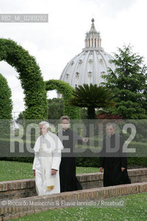 Città del Vaticano-Giardini Vaticani 18 Maggio 2005.il Papa Benedetto XVI durante una passeggiata con il suo segretario personale Mons. George Gaenswein don Mietek (Mieczysław Mokrzycki), segretario personale in seconda. ©Riccardo Musacchio & Flavio Ianniello/Rosebud2