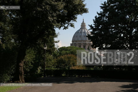 Citta del Vaticano, 22 / 09 / 2005.nella foto: La Campana del Gubileo del 2000 allinterno dei Giardini Vaticani. ©Riccardo Musacchio & Flavio Ianniello/Rosebud2