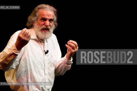Roma, Auditorium Parco della Musica 13 03 2014.Libri Come, Festa del Libeo e della Lettura Il Lavoro..Nella foto: reading di Mimmo Cuticchio. ©Riccardo Musacchio & Flavio Ianniello/Rosebud2
