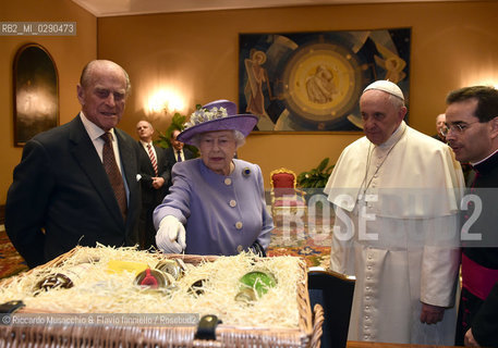 Rome 03/04/2014 .Vatican City .Paul VI Hall private study, .The Holy Father Francis Pope meets the Queen of the United Kingdom Elizabeth II of England, accompanied by Prince Philip. ©Riccardo Musacchio & Flavio Ianniello/Rosebud2