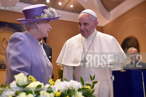 Rome 03/04/2014 .Vatican City .Paul VI Hall private study, .The Holy Father Francis Pope meets the Queen of the United Kingdom Elizabeth II of England, accompanied by Prince Philip. ©Riccardo Musacchio & Flavio Ianniello/Rosebud2