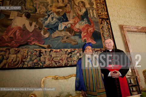 Città del Vaticano 05 04 2014.Udienza del Santo Padre Papa Francesco al Presidente della Liberia, S.E. la Sig.ra Ellen Johnson Sirleaf..Nella foto: lincontro con Mos. Parolin Segretario di Stato. ©Riccardo Musacchio & Flavio Ianniello/Rosebud2