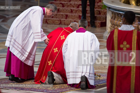 Città del Vaticano, Basilica di San Pietro 18 04 2014.Celebrazione della Passione del Signore, Adorazione della Croce presieduta da Sua Santità Papa Francesco. ©Riccardo Musacchio & Flavio Ianniello/Rosebud2