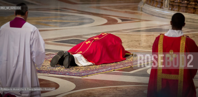 Città del Vaticano, Basilica di San Pietro 18 04 2014.Celebrazione della Passione del Signore, Adorazione della Croce presieduta da Sua Santità Papa Francesco. ©Riccardo Musacchio & Flavio Ianniello/Rosebud2