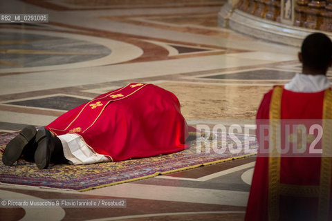 Città del Vaticano, Basilica di San Pietro 18 04 2014.Celebrazione della Passione del Signore, Adorazione della Croce presieduta da Sua Santità Papa Francesco. ©Riccardo Musacchio & Flavio Ianniello/Rosebud2