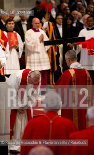 Città del Vaticano, Basilica di San Pietro 18 04 2014.Celebrazione della Passione del Signore, Adorazione della Croce presieduta da Sua Santità Papa Francesco. ©Riccardo Musacchio & Flavio Ianniello/Rosebud2