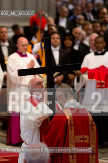 Città del Vaticano, Basilica di San Pietro 18 04 2014.Celebrazione della Passione del Signore, Adorazione della Croce presieduta da Sua Santità Papa Francesco. ©Riccardo Musacchio & Flavio Ianniello/Rosebud2