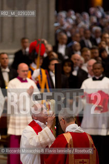 Città del Vaticano, Basilica di San Pietro 18 04 2014.Celebrazione della Passione del Signore, Adorazione della Croce presieduta da Sua Santità Papa Francesco. ©Riccardo Musacchio & Flavio Ianniello/Rosebud2