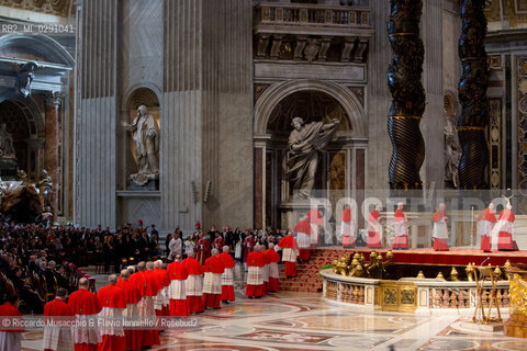 Città del Vaticano, Basilica di San Pietro 18 04 2014.Celebrazione della Passione del Signore, Adorazione della Croce presieduta da Sua Santità Papa Francesco. ©Riccardo Musacchio & Flavio Ianniello/Rosebud2
