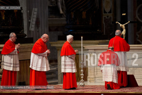 Città del Vaticano, Basilica di San Pietro 18 04 2014.Celebrazione della Passione del Signore, Adorazione della Croce presieduta da Sua Santità Papa Francesco. ©Riccardo Musacchio & Flavio Ianniello/Rosebud2